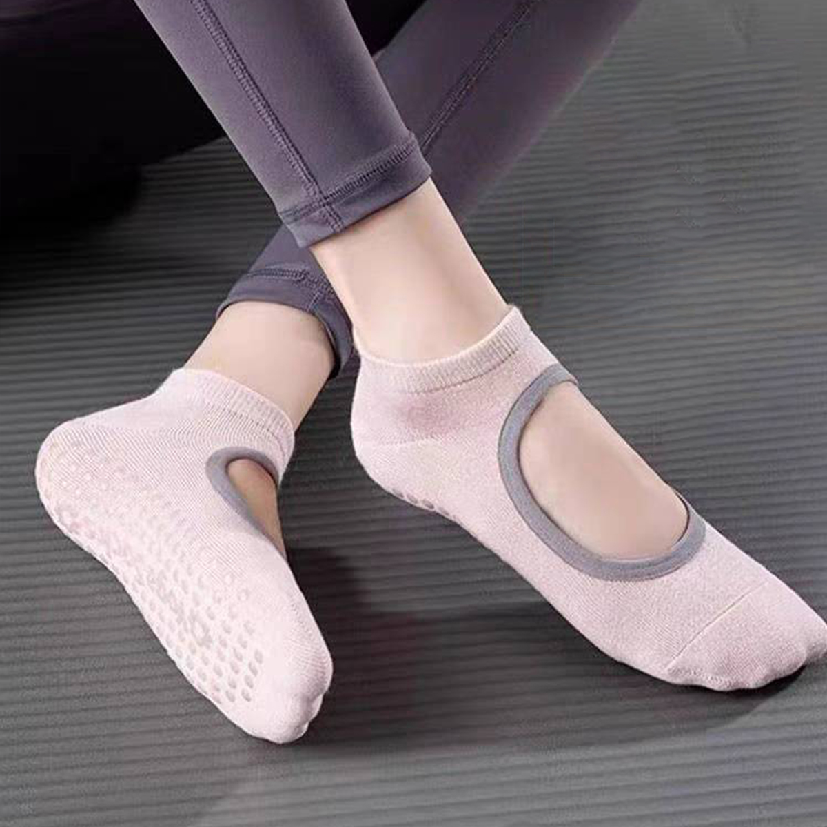 Non-Slip Yoga Socks for Women  - Yoga & Fitness With Faye The Well Being Studio Abbots Langley avaliação e preço